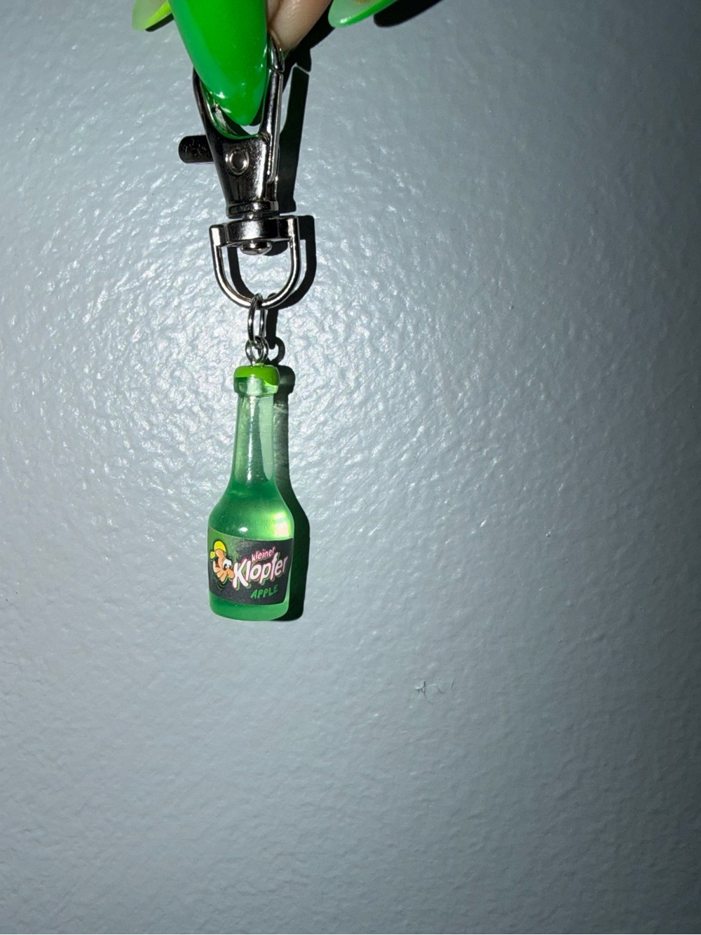 Miniature Bottle Keychain - Picture 6 of 10